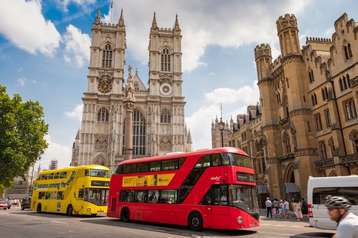 Labor plans to achieve radical tightening of financial controls in the UK Labor plans to achieve radical tightening of financial controls in the UK