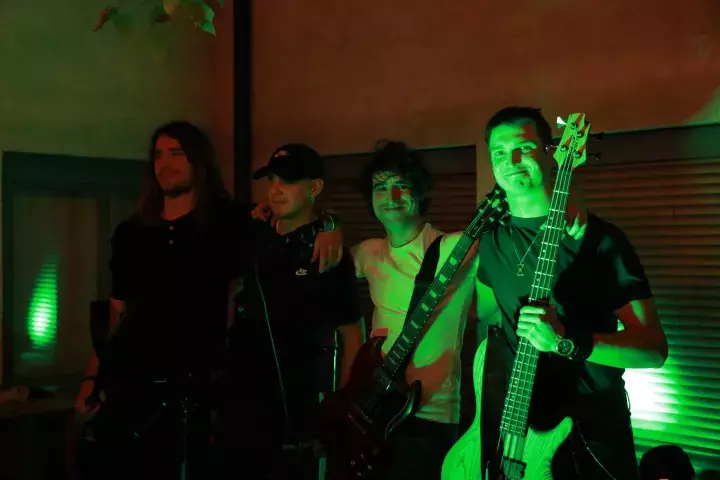 Concert on the Roof - Schmidt & Schmidt delights with a unique rooftop concert.