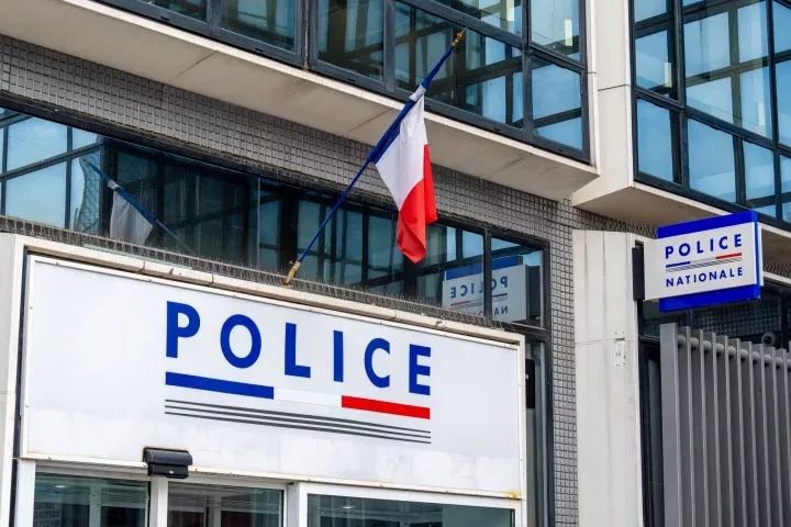 Police Clearance Certificate in France: obtaining, apostille and legalization
