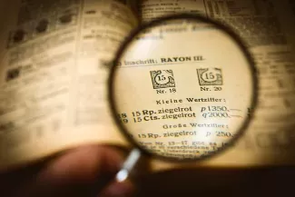 We offer gratis extracts form foreign trade registers, land registers and financial reports for representatives of mass media.